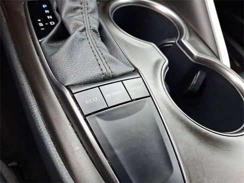 Used 2023 Toyota Camry SE image 23