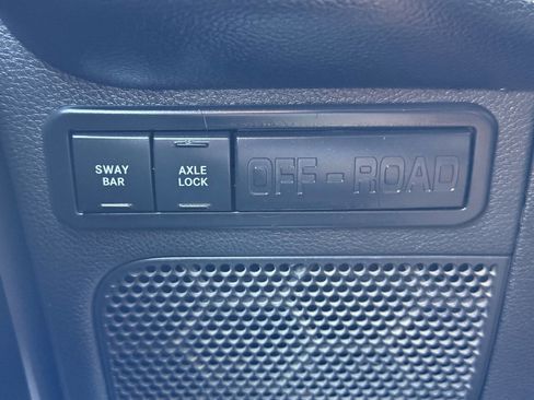 Used 2013 Jeep Wrangler Unlimited Rubicon AWD/4WD image 24