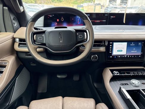 New 2025 Lincoln Navigator L Black Label image 19