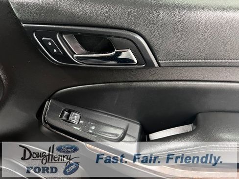Used 2017 Chevrolet Suburban LT image 43