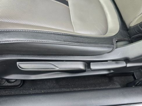 Used 2018 Honda Civic Touring image 18