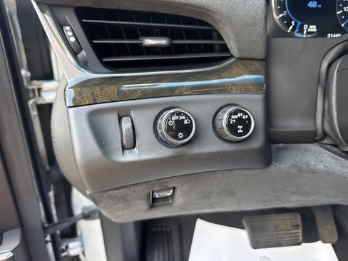 Used 2018 Cadillac Escalade Platinum AWD/4WD image 16