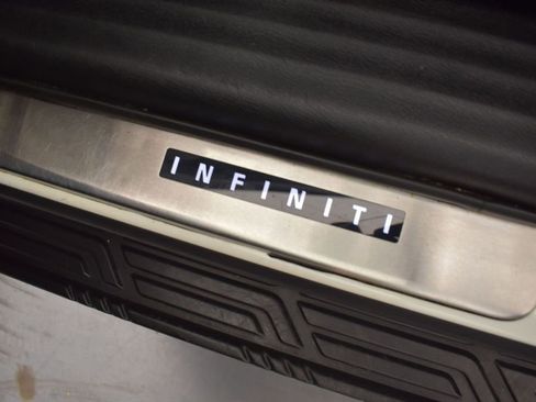 Used 2017 INFINITI QX80 4WD w/ Driver Assistance Package image 24
