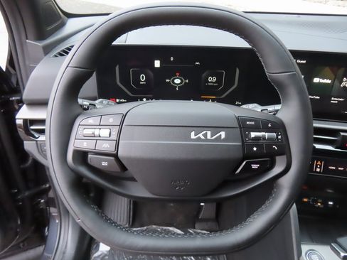 New 2026 Kia Sportage X-Line w/ X-Line Technology Package image 4