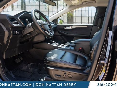 Used 2023 Ford Escape Platinum AWD/4WD image 3