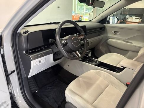 Used 2024 Hyundai Kona SEL AWD/4WD image 24
