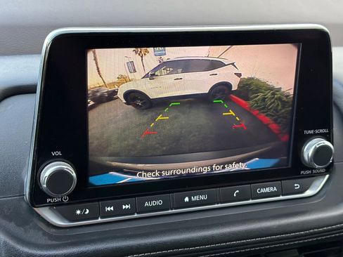 Used 2021 Nissan Rogue S image 25