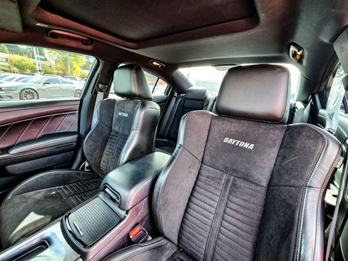 Used 2023 Dodge Charger Scat Pack w/ Daytona Edition Group image 10