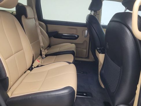 Used 2018 Kia Sedona EX image 19