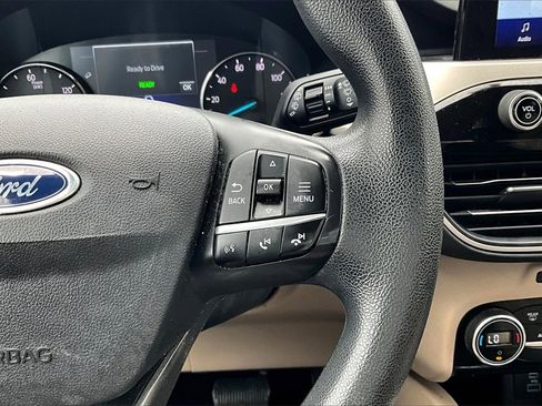 Used 2021 Ford Escape SE image 18