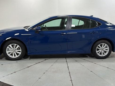 Used 2026 Toyota Camry LE image 8