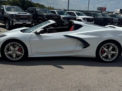 Used 2022 Chevrolet Corvette Stingray Premium Cpe w/ Z51 Performance Package RWD image 6