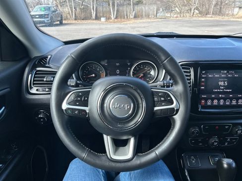 Used 2018 Jeep Compass Latitude w/ Popular Equipment Group FWD image 21