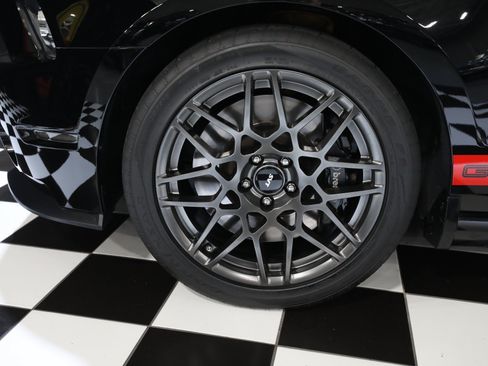 Used 2013 Ford Mustang Shelby GT500 RWD image 35