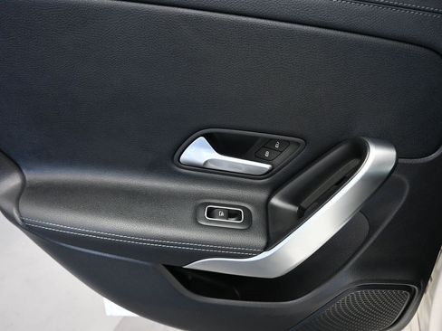 Used 2020 Mercedes-Benz CLA 250 4MATIC image 35