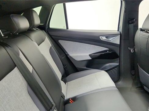 Used 2025 Volkswagen ID.4 Pro image 25