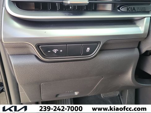 Certified 2025 Kia Carnival SX Prestige FWD image 25