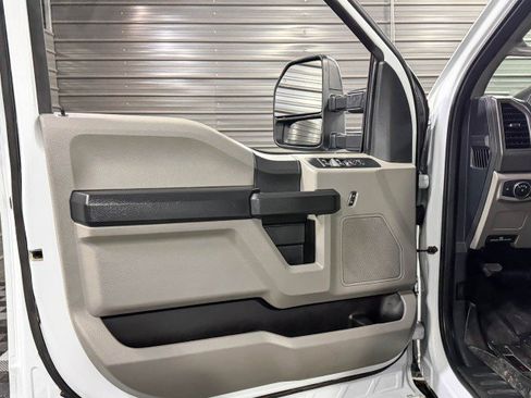 Used 2022 Ford F250 XL w/ Power Equipment Group image 31