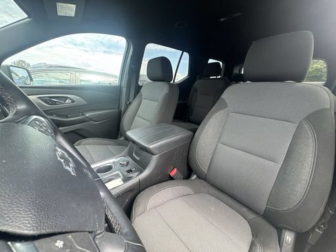 Used 2023 Chevrolet Traverse LT w/ Midnight/Sport Edition AWD/4WD image 4