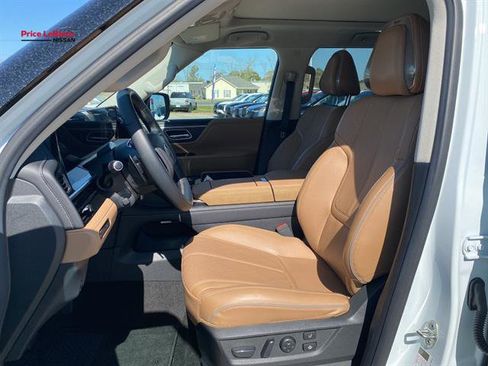 Used 2025 INFINITI QX80 Sensory image 9