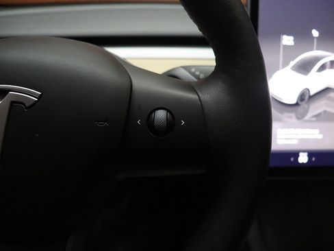 Used 2023 Tesla Model Y Long Range image 41