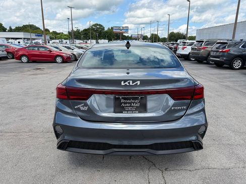 Used 2022 Kia Forte LXS FWD image 4