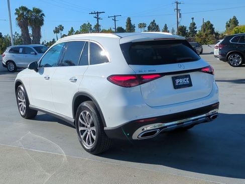 Used 2025 Mercedes-Benz GLC 300 image 8