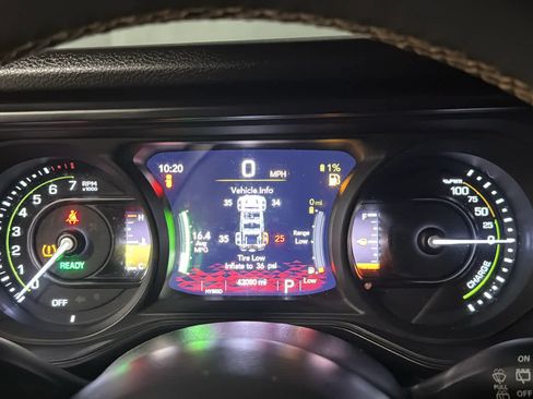 Used 2024 Jeep Wrangler Unlimited w/ Convenience Group AWD/4WD image 14