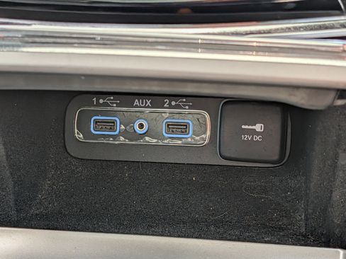 Used 2019 Jeep Grand Cherokee Limited w/ Luxury Group II image 28