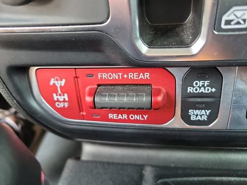 Used 2024 Jeep Wrangler Unlimited Rubicon 4xe AWD/4WD image 24