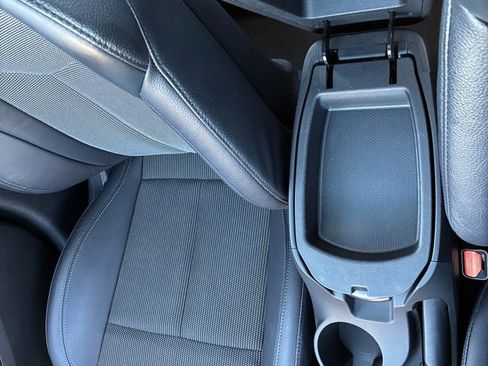 Used 2016 Hyundai Veloster w/ Option Group 02 image 36