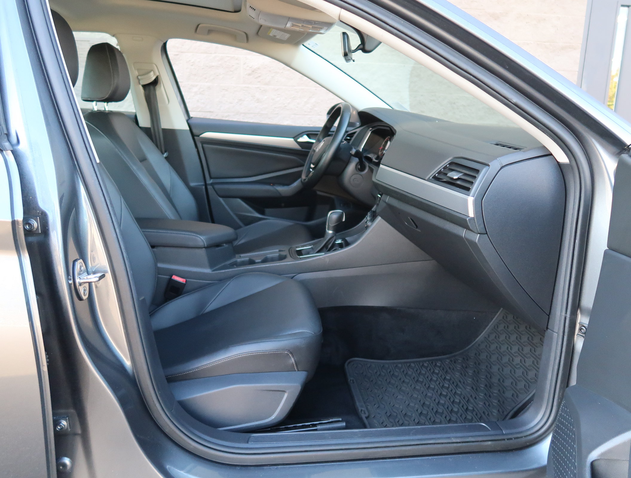 Used 2019 Volkswagen Jetta SE FWD image 36