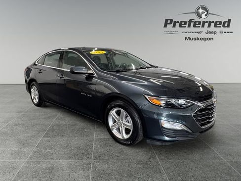 Used 2021 Chevrolet Malibu LS FWD image 1