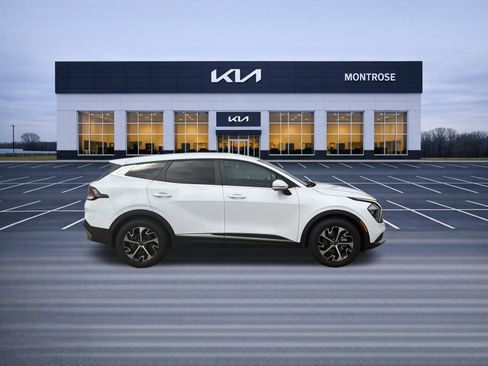 Certified 2023 Kia Sportage EX image 4