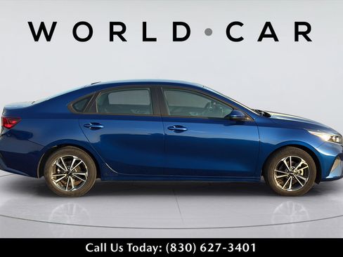 Used 2023 Kia Forte LXS FWD image 3