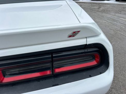 Used 2019 Dodge Challenger SXT image 35