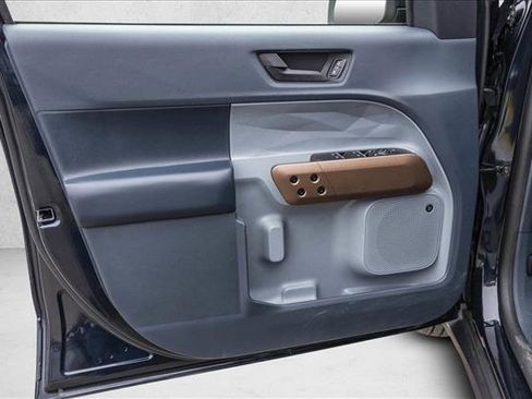 Used 2023 Ford Maverick Lariat w/ Lariat Luxury Package image 12