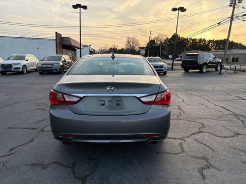Used 2011 Hyundai Sonata SE w/ Navigation & Sunroof Pkg 4 image 4