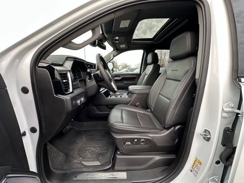 Used 2024 GMC Sierra 2500 Denali image 2