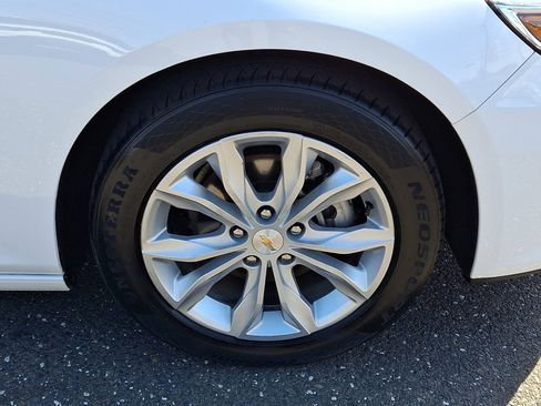 Used 2024 Chevrolet Malibu LT FWD image 9