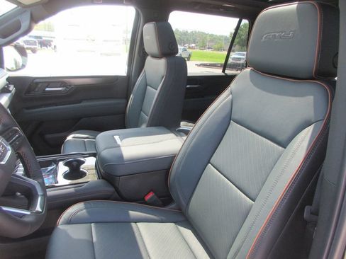 New 2026 GMC Yukon AT4 w/ AT4 Premium Package AWD/4WD image 11