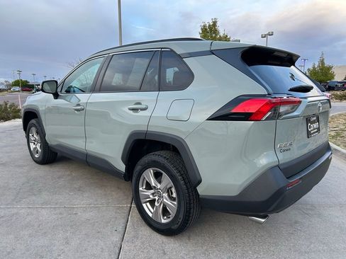 Used 2022 Toyota RAV4 XLE AWD/4WD image 5