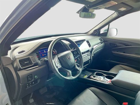 Used 2024 Honda Passport Black Edition image 9