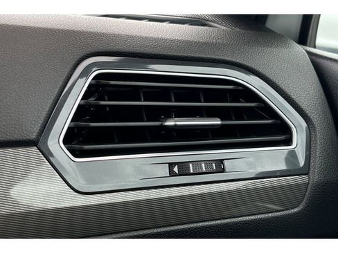 Used 2023 Volkswagen Tiguan SE R-Line FWD image 31