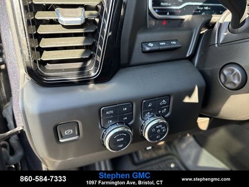 Used 2023 GMC Sierra 1500 AT4 w/ Technology Package image 15