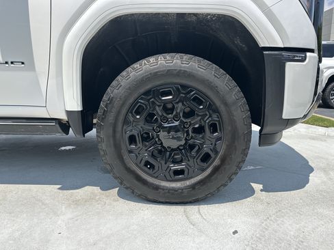 Used 2025 GMC Sierra 2500 Denali Ultimate AWD/4WD image 13