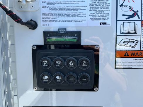 Used 2025 Ford F550 4x4 Crew Cab Super Duty image 33