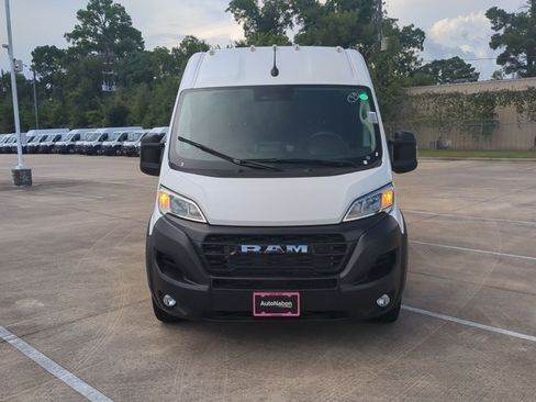 Used 2026 RAM ProMaster 2500 w/ Convenience Group FWD image 2