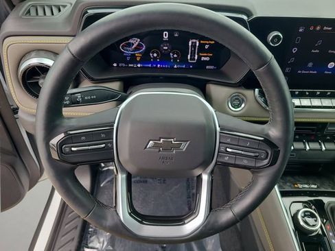 Used 2025 Chevrolet Colorado ZR2 AWD/4WD image 19