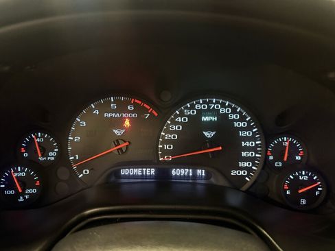 Used 2002 Chevrolet Corvette Convertible w/ Preferred Equipment Group2 RWD image 18